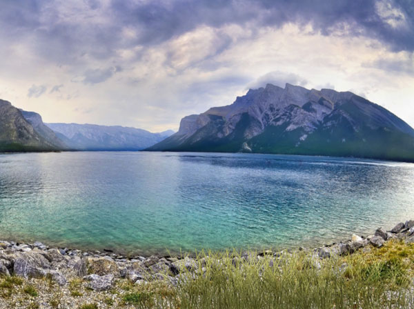 Mountain Lake Animated Wallpaper